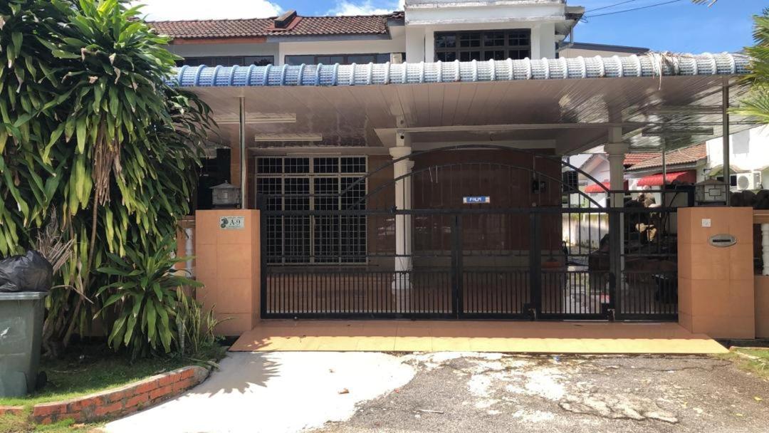 Naurah Homestay Sungai Petani Eksteriør billede